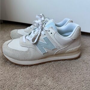 New Balance  574 Cream and Light Blue